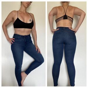 Levi’s High Rise Super Skinny Jeans 29 Waist Dark Wash